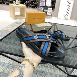 Picture of LV Slippers _SKU564983318141957